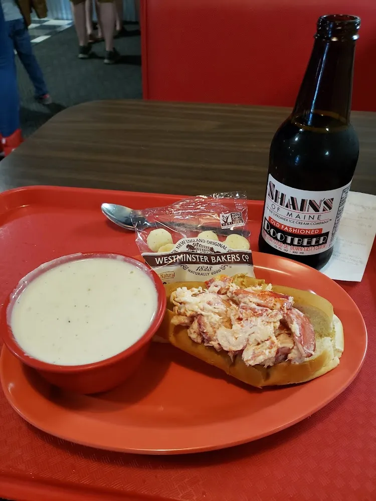 9 99 Lobster Roll & Clam Chowder