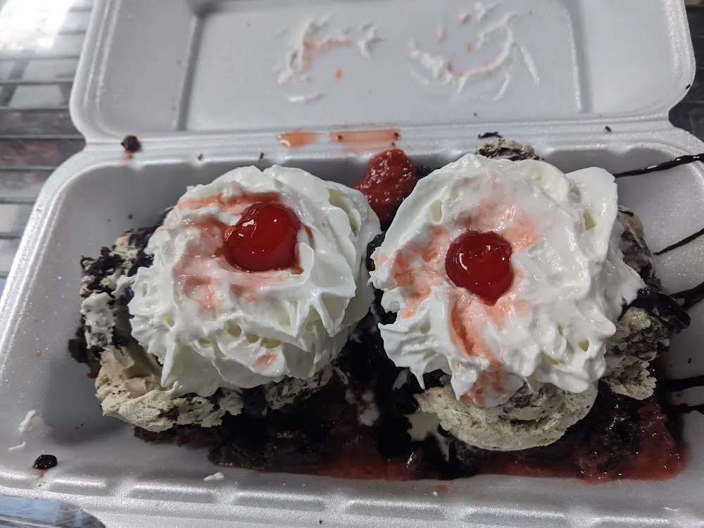 Fudge Brownie Sundae with Strawberries